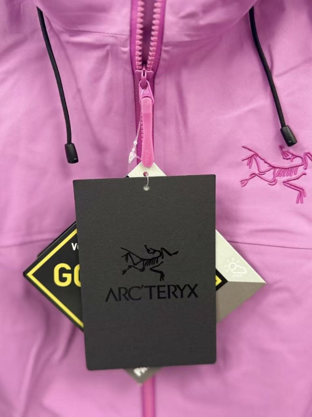 Arc'teryx Purple-Red GORE-TEX Waterproof and Windproof Hardshell Jacket – Size S - Picture 5 of 5